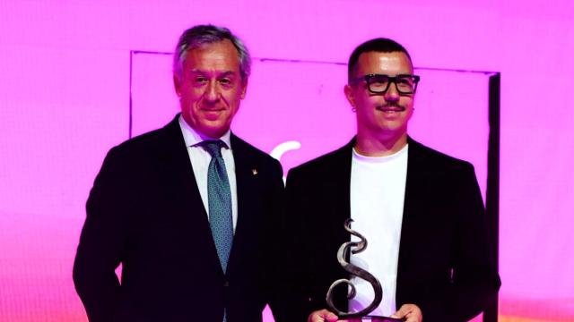 El presidente de Eurocaja Rural, Javier López, junto a Andrés Élez-Villarroel en los Premios Empresariales San Juan 2025.