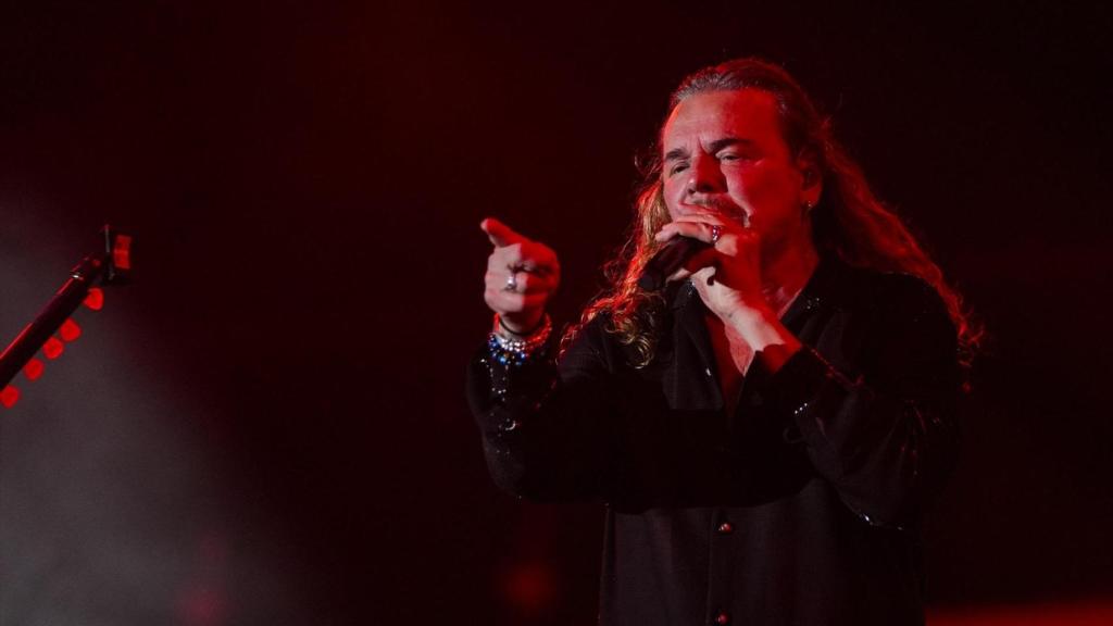 Maná durante el Icónica Fest Sevilla 2025.