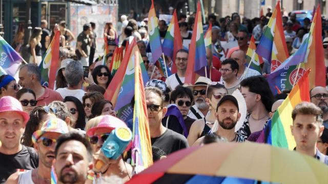 La marcha de celebración del Día del Orgullo LGTBIQ+, en la Plaza Fuente Dorada, en Valladolid.