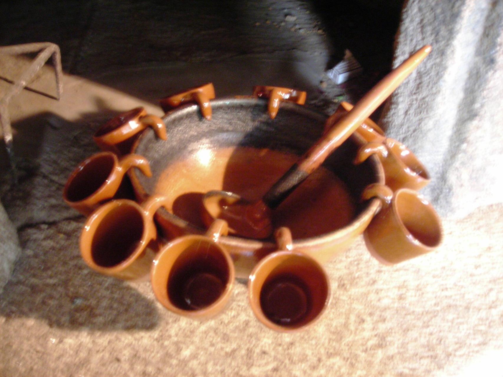 Típico recipiente para la elaboración de la queimada gallega. https://es.wikipedia.org