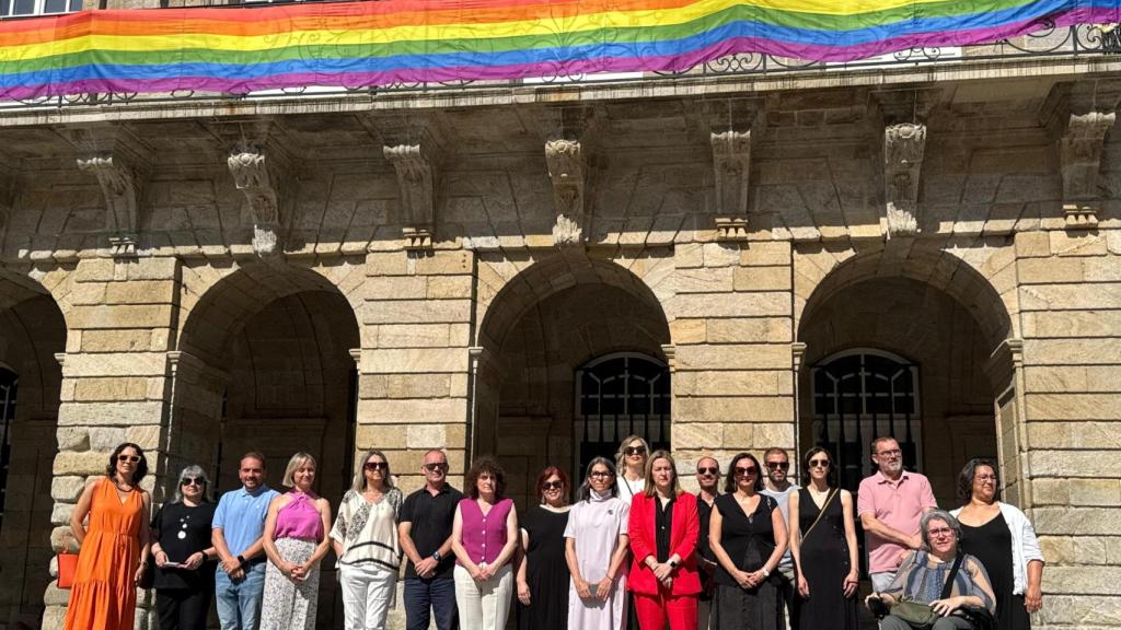 Santiago conmemora el Día del Orgullo con un acto en el Obradoiro.