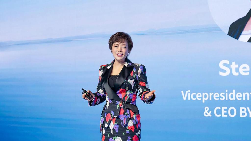 Stella Li, vicepresidenta ejecutiva de BYD y consejera delegada de BYD América
