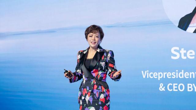 Stella Li, vicepresidenta ejecutiva de BYD y consejera delegada de BYD América