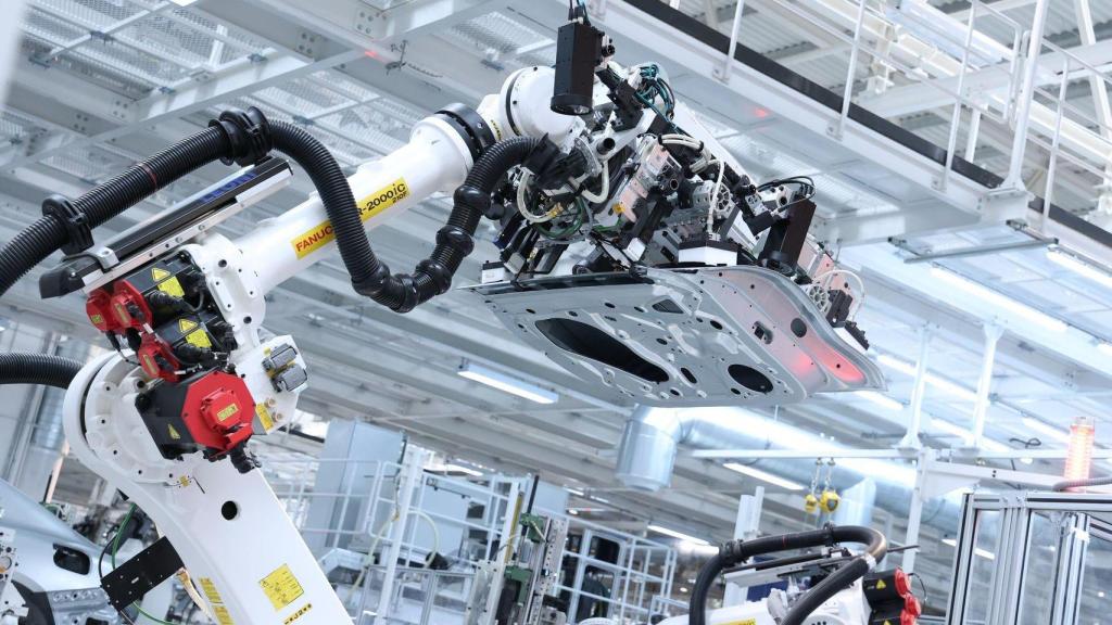 Brazos robótivos en la fábrica de Xiaomi