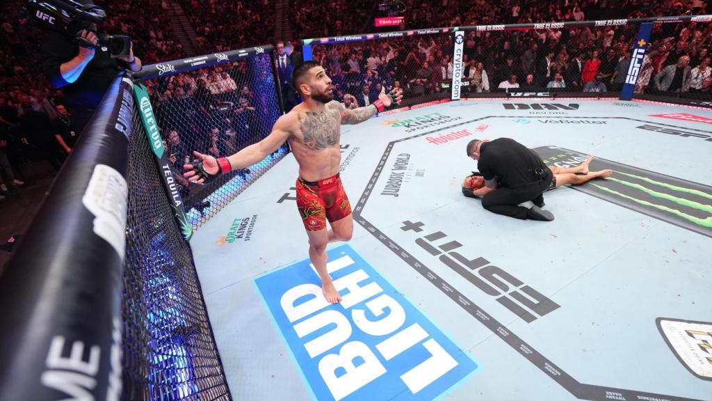 Ilia Topuria, tras noquear a Charles Oliveira