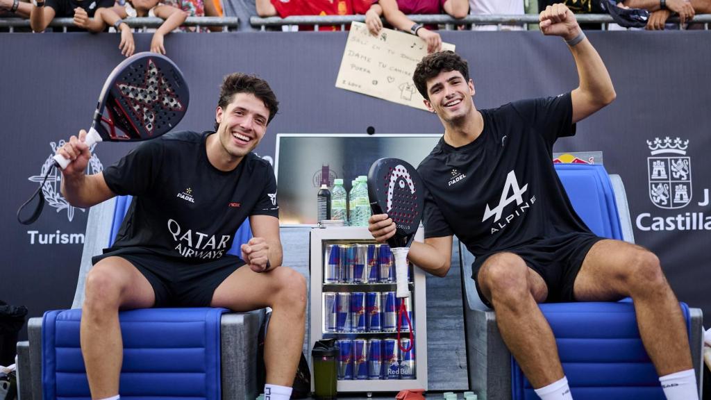 Agustín Tapia (izquierda) y Arturo Coello (derecha), campeones del Oysho Valladolid P2 Premier Pádel