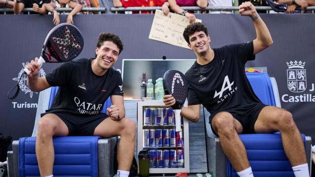 Agustín Tapia (izquierda) y Arturo Coello (derecha), campeones del Oysho Valladolid P2 Premier Pádel