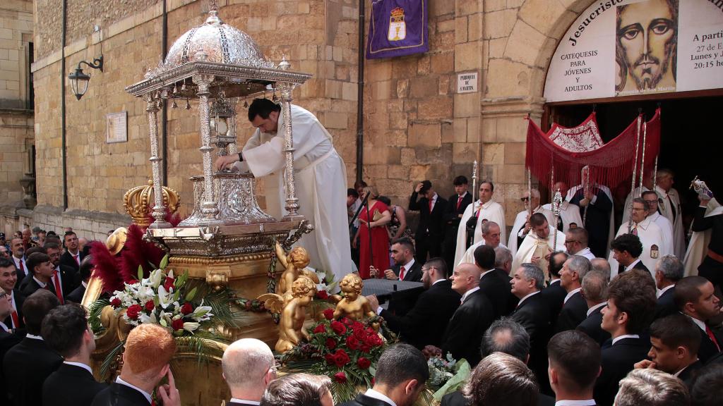 León se llena de flores y tradición en un nuevo Corpus Chico