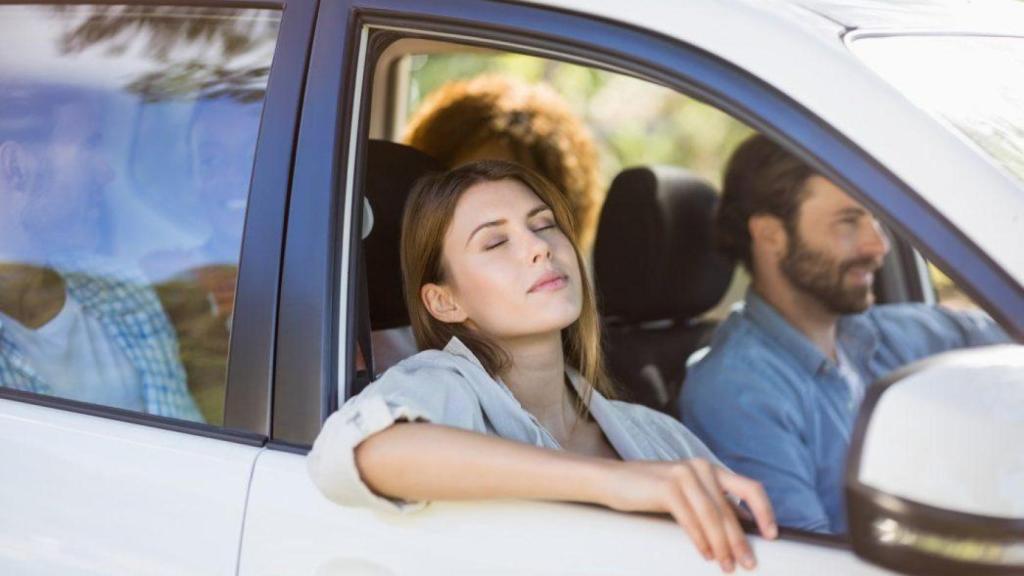 ⁠Hacer esto en el coche este verano en España puede salirte caro: hasta 5000 euros de multa