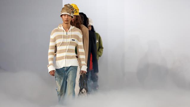 Desfile de Bluemarble en París.