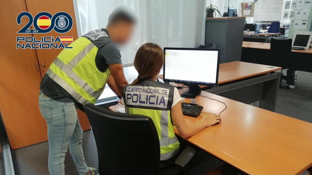 Investigadores de la Policía Nacional.