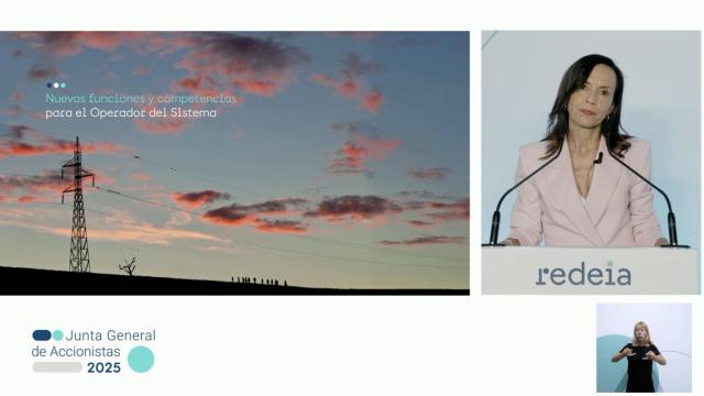 Beatriz Corredor, presidenta no ejecutiva de Redeia, en la presentación telemática de la junta de accionistas de la compañía en 2025.