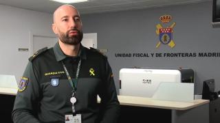 El agente revela la realidad que viven en las aduanas.