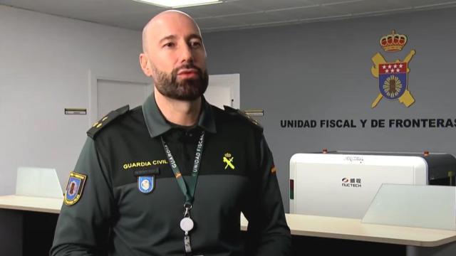 El agente revela la realidad que viven en las aduanas.