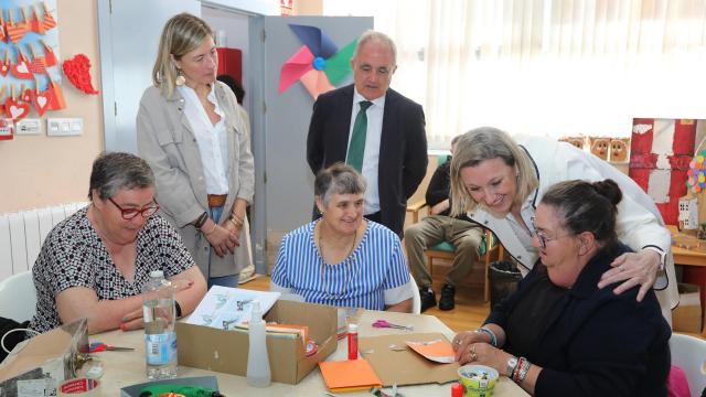 La vicepresidenta y consejera de Familia e Igualdad de Oportunidades, Isabel Blanco, durante una visita a la Fundación San Cebrián en Palencia