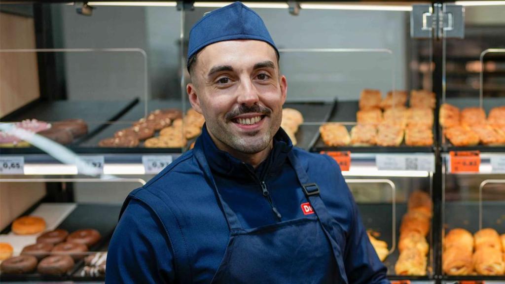 Un trabajador de una panadería de Dia