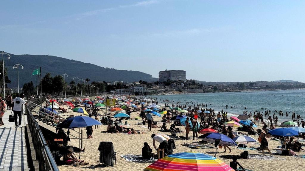 La playa de Samil, en Vigo, un día de verano