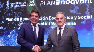 Carlos Mazón y Francisco José Gan Pampols, durante la presentación del Plan 'Endavant'. EE