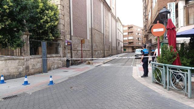 La piedra que ha caído de la Iglesia de La Compañía de Palencia