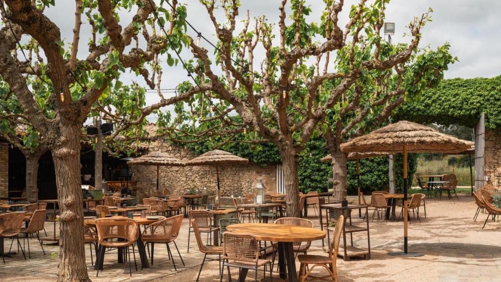 La acogedora terraza de la masía.