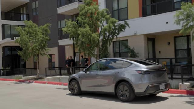 Tesla entrega un coche de forma autónoma