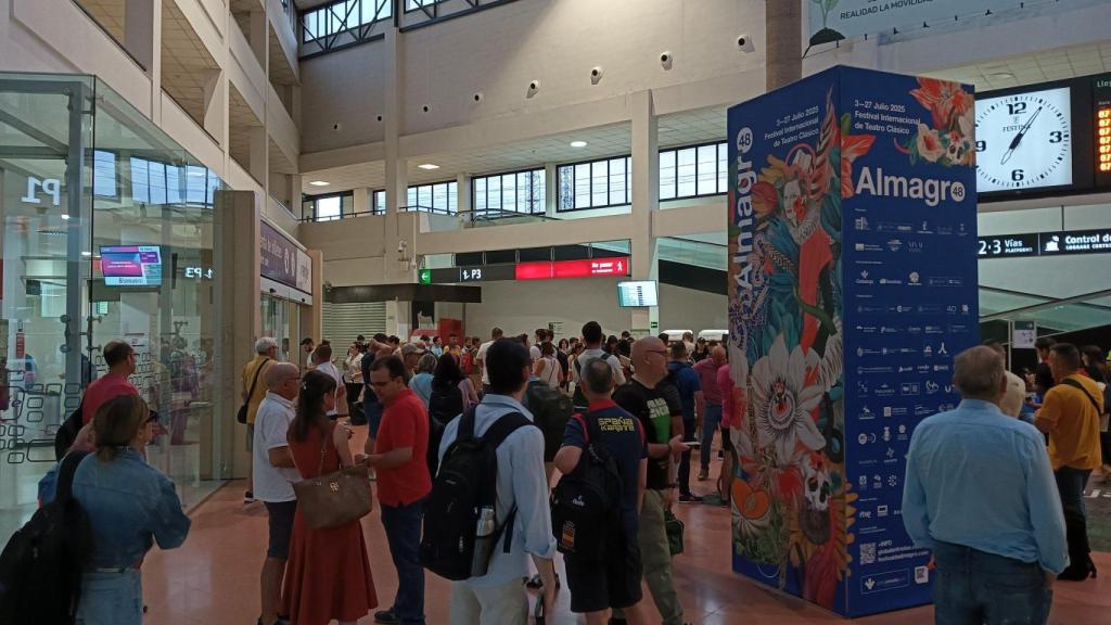 Colapso de viajeros en la Estación de Ciudad Real.