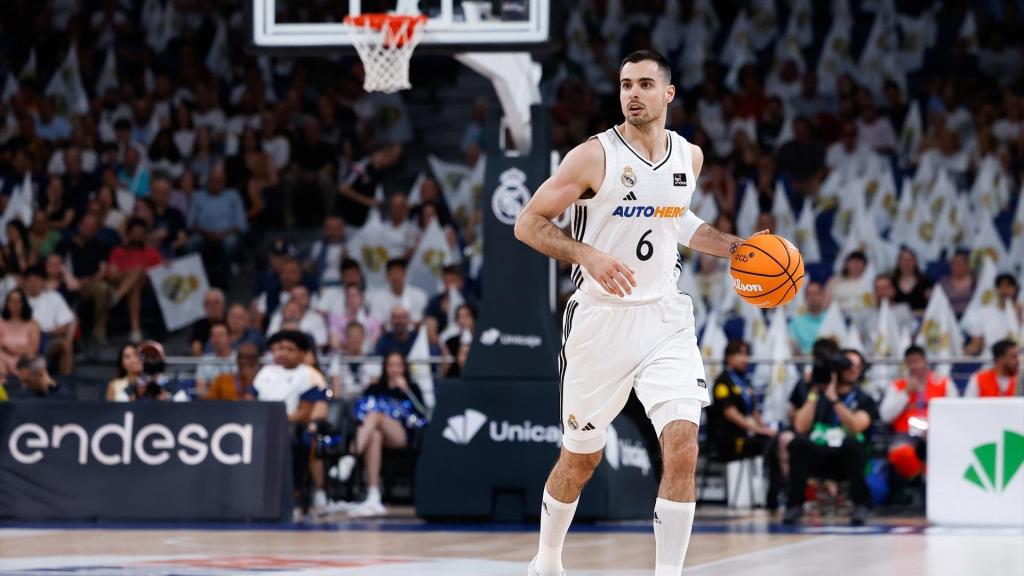 Alberto Abalde (Real Madrid Baloncesto), durante el partido ante Valencia Basket en la final de la Liga Endesa.