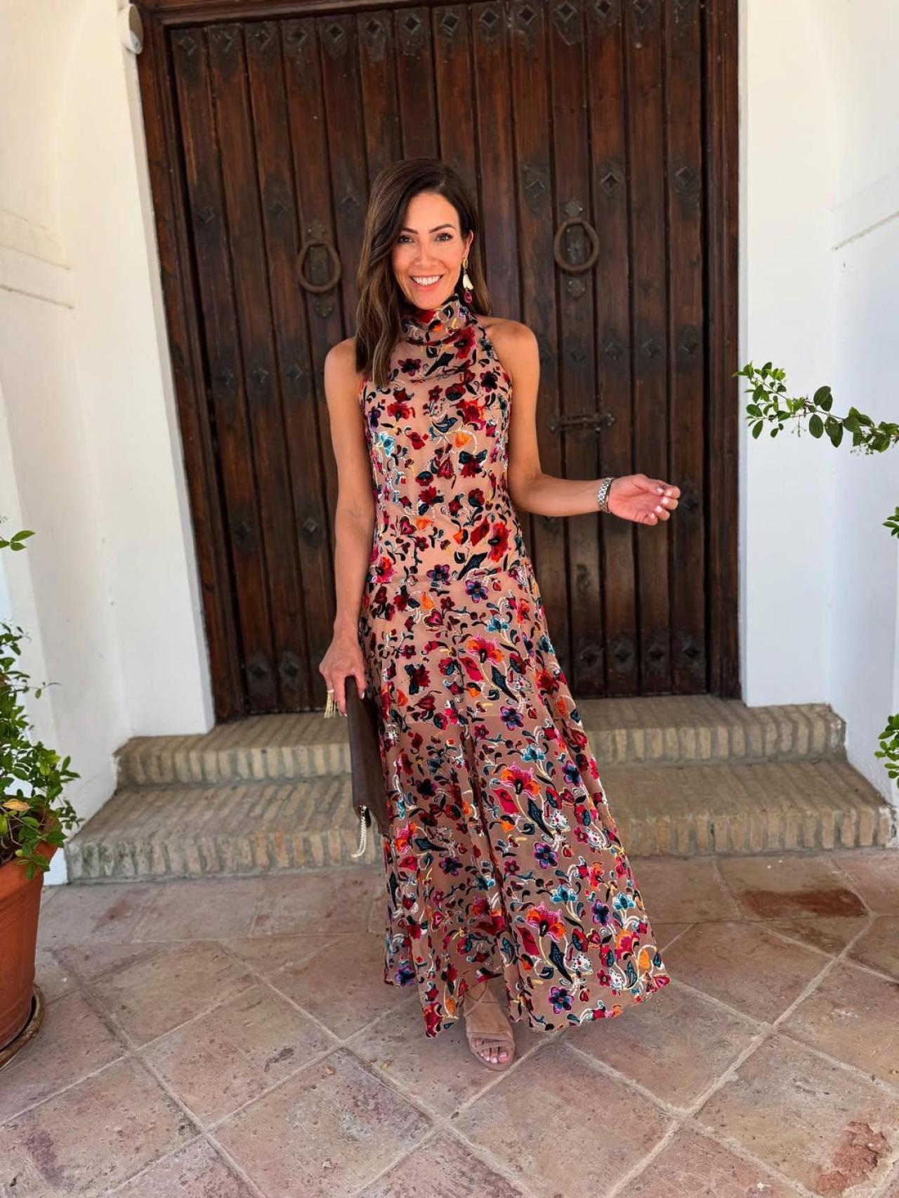 Virginis Troconis con diseño de Mónica Méndez.