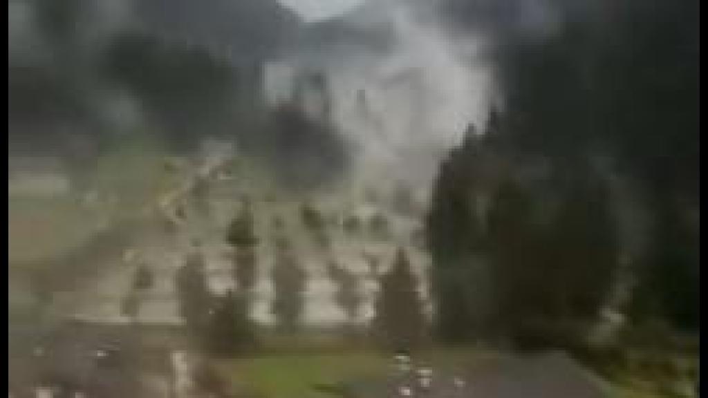 Imagen del valle de Gschnitz, en los Alpes tiroleses, en Austria, tras las fuertes lluvias de este lunes