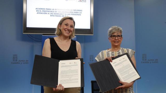La vicepresidenta de la Junta de Castilla y León y consejera de Familia e Igualdad de Oportunidades, Isabel Blanco, firma con la Asociación de Afectados de Esclerosis Lateral Amiotrófica de Castilla y León (ELACyL) un acuerdo para la introducción de mejoras en el protocolo de colaboración para la atención a las familias y a las personas afectadas de ELA.
