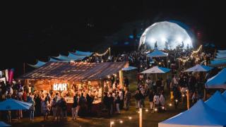 Un afectado por salmonela en el festival de A Coruña: En urgencias llevábamos la misma pulsera