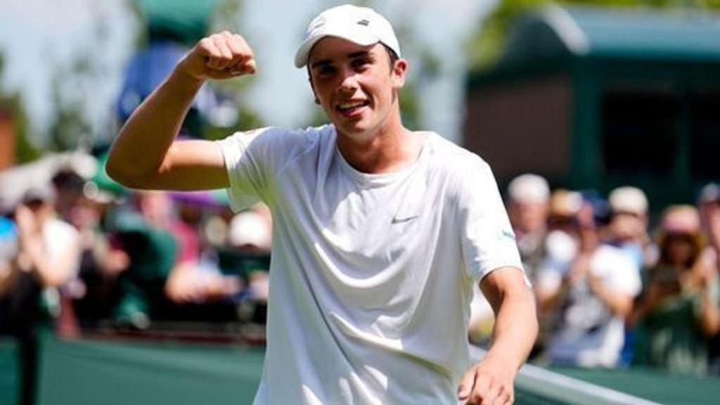Oliver Tarvet, el tenista británico que se enfrentará a Alcaraz en Wimbledon.