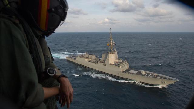 Fragata F-102 desde el aire