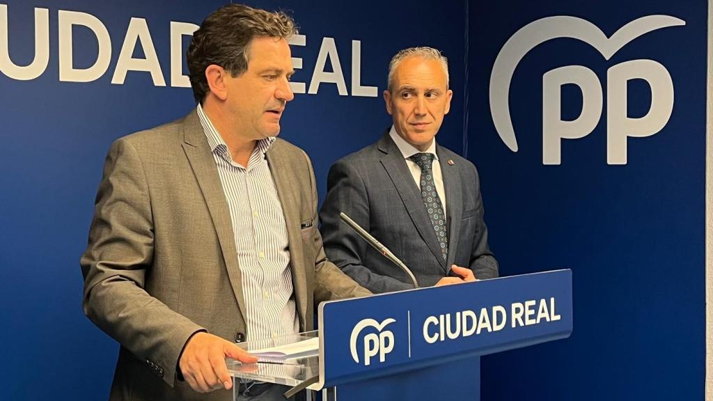 Miguel Ángel Valverde (i) y Miguel Ángel Ruiz (d).