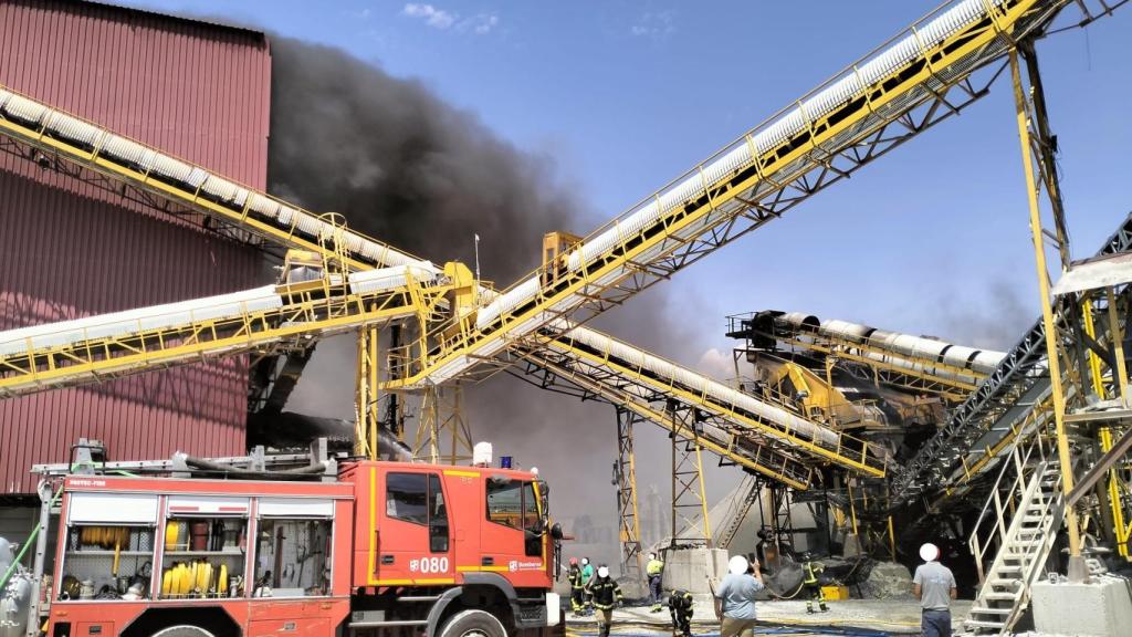 Incendio en una cantera de Tornadizos de Ávila