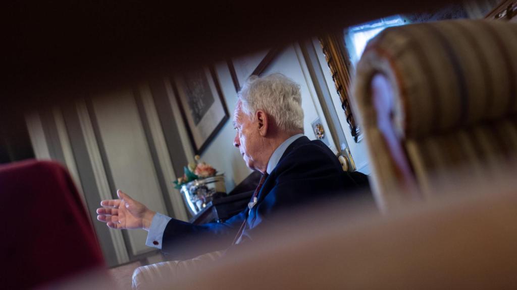 Gortázar es autor de varios libros relacionados con la historia de España de los siglos XIX y XX.