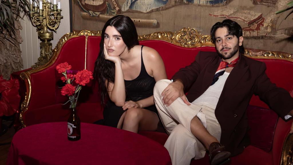 Judeline y Yerai Cortés en la rueda de prensa del homenaje a Camarón organizada por Cruzcampo en el tablao Bulería de Madrid