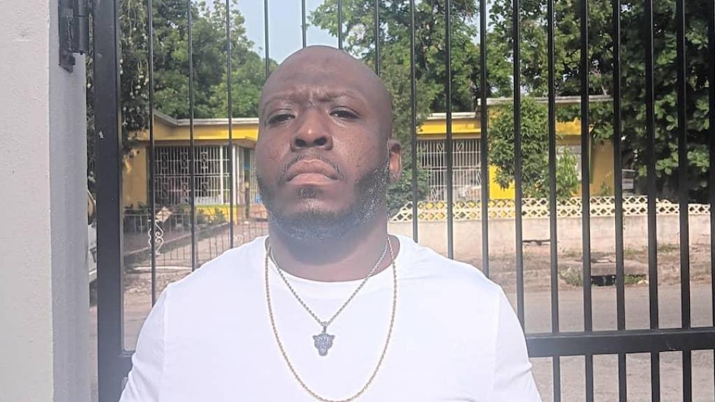 Jermaine Thomas, el hijo de un exsoldado de Estados Unidos que fue deportado a Jamaica