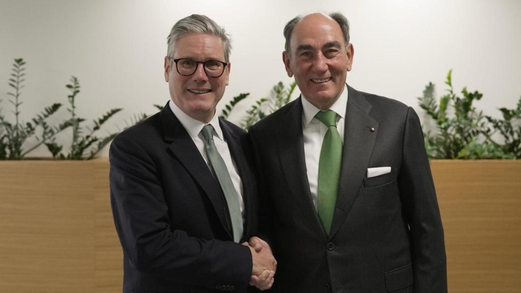 El presidente de Iberdrola, Ignacio Galán, y el primer ministro de Reino Unido, Keir Starmer.