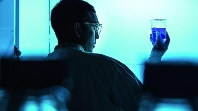 Un profesional de la industria farmacéutica.