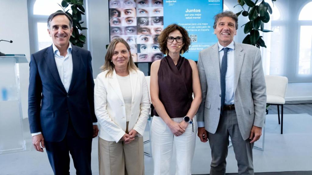 De izquierda a derecha: Juan Yermo, Fina Lladós, Arantxa Sancho y Celso Arango.