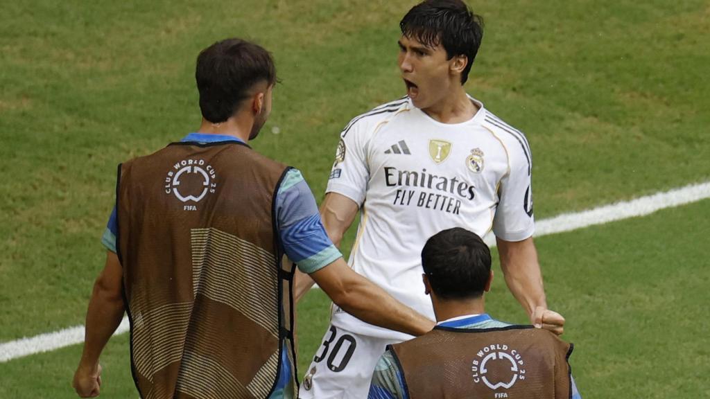 Gonzalo celebra con rabia su gol ante la Juventus.