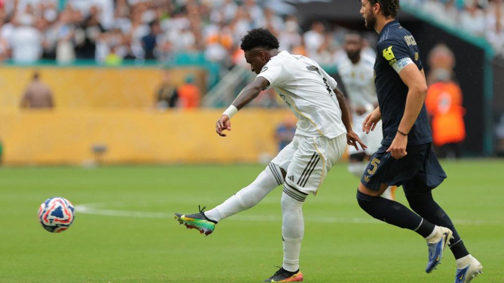 Vinicius ejecuta un lanzamiento en el partido del Mundial de Clubes ante la Juventus.