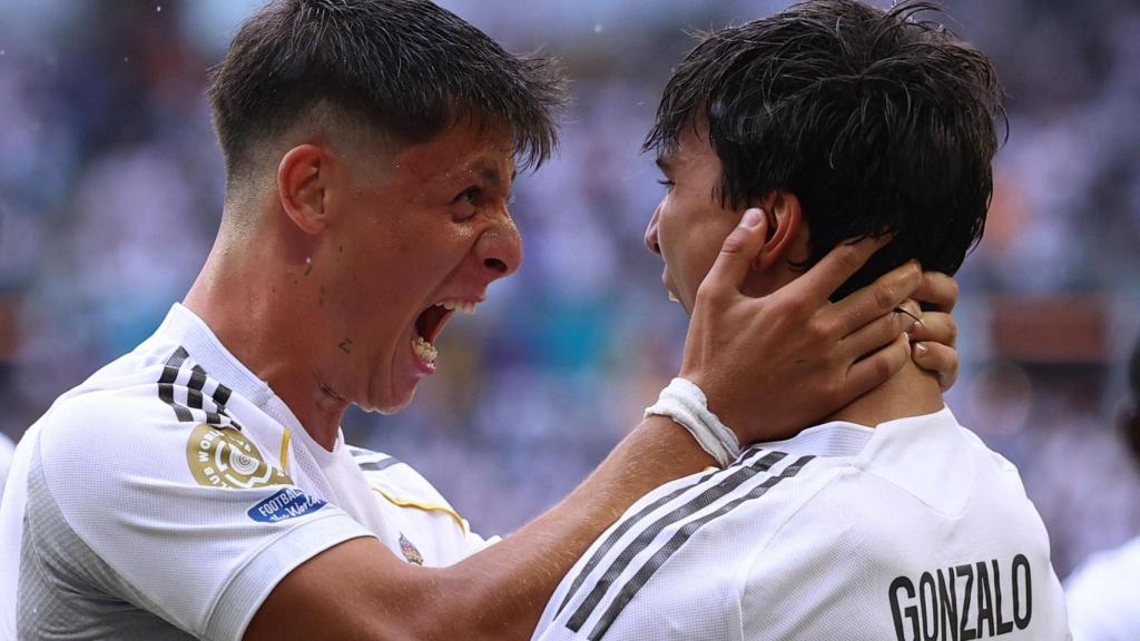 Güler y Gonzalo celebran el gol del delantero contra la Juventus.