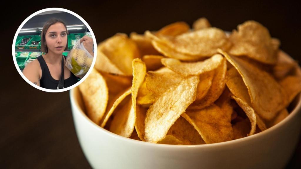 María Amador y un bol de patatas chips saludables