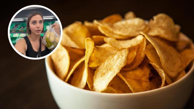 María Amador y un bol de patatas chips saludables