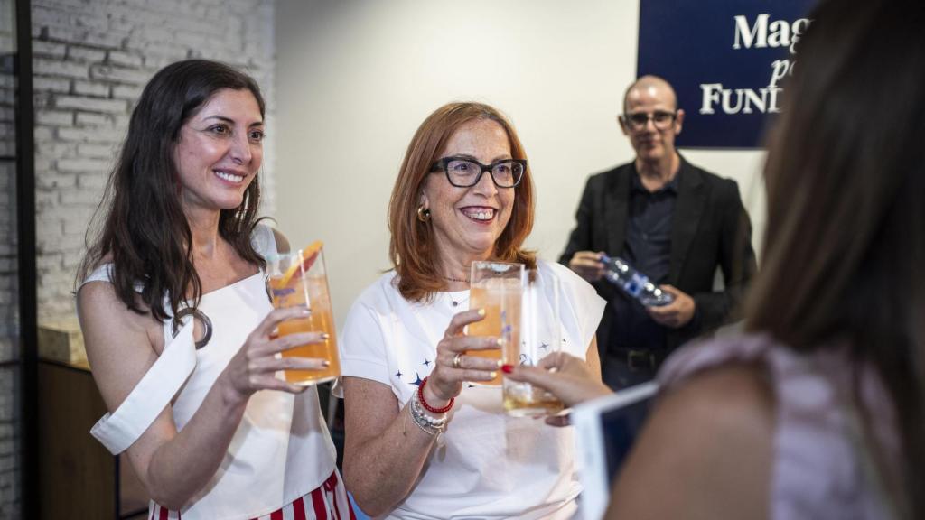 Espido Freire y Begoña Barreda Arroyo, directora general de Kor Business Comunicación & Marketing y dueña del Espacio DoBBle.