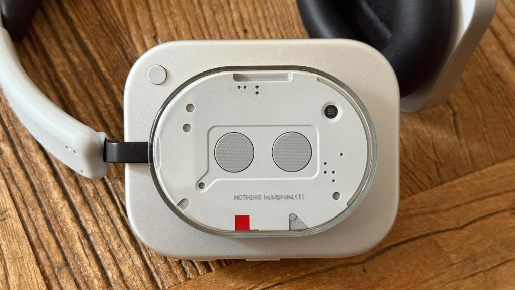 Nothing Headphone (1)