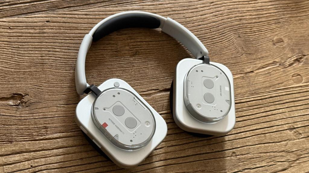 Nothing Headphone (1)