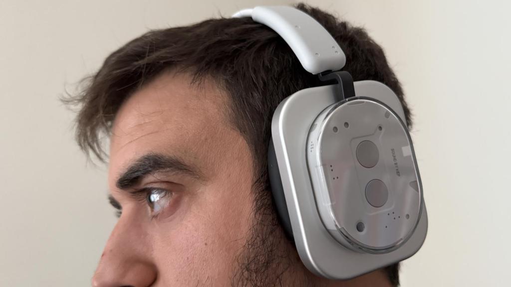 Nothing Headphone (1)